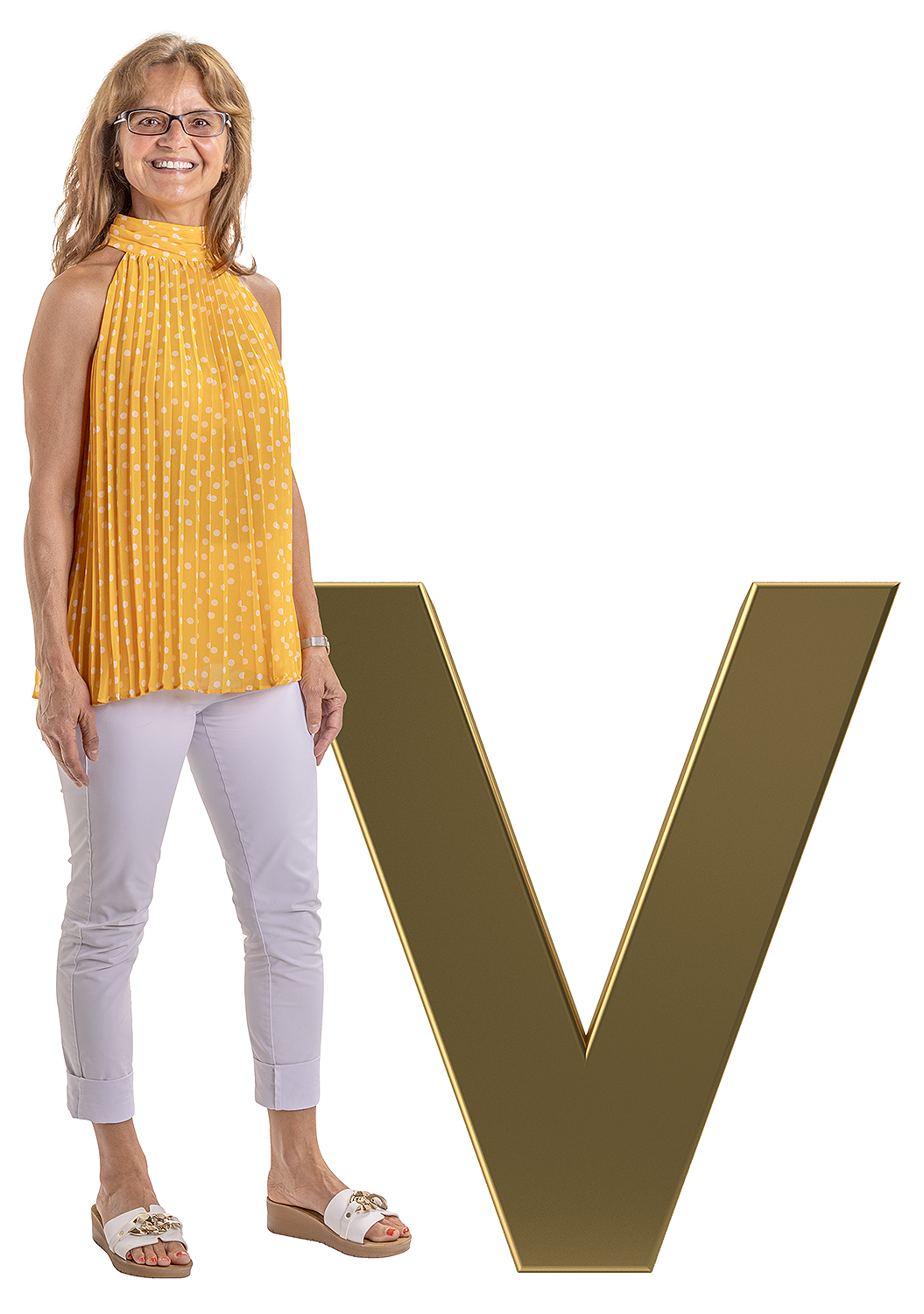 Frau Hoffmann steht neben dem Buchstabe V von HGV und lacht in die Kamera